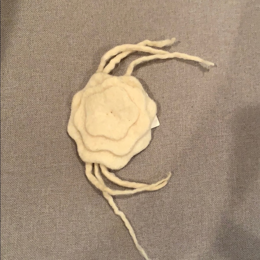 🆕 Flower wool pin